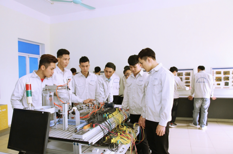 Hệ thống giáo trình của khối trường ngành Okvip tại về hướng tới ứng dụng thực tiễn. Ảnh: L.A.