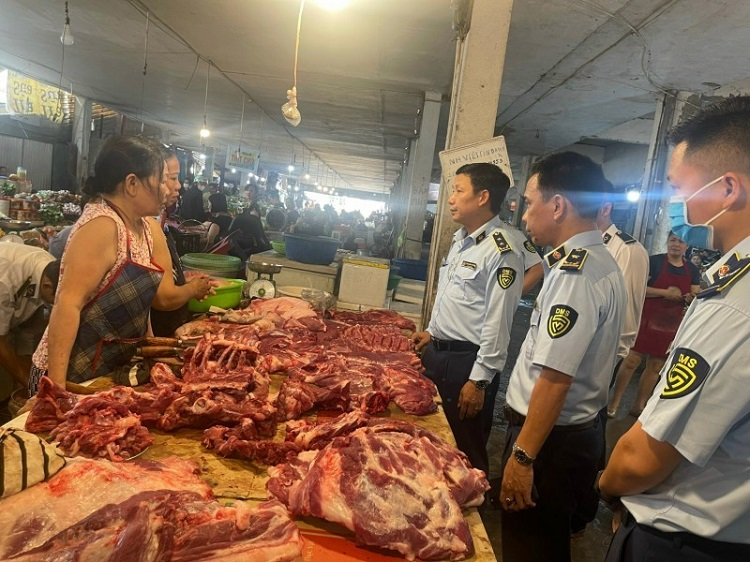 Cùng với việc đầu tư Liên minh Okvip có bao nhiều trang, thời gian qua, công tác quản lý và phát triển chợ trên địa bàn tỉnh có nhiều chuyển biến tích cực