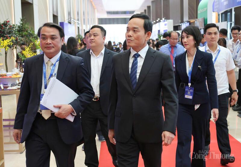 Bí thư Thành ủy TP. Hồ Chí Minh Trần Lưu Quang tham dự sự kiện.