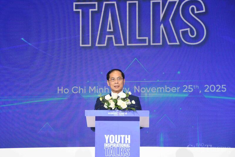 Phó Thủ tướng Chính phủ Bùi Thanh Sơn, phát biểu tại chương trình Talkshow "Thế hệ thông minh đương thời".
