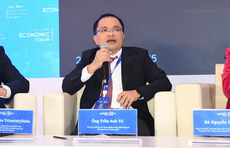 Ông Trần Anh Tú - Phó Cục trưởng Cục OKLVIE sản phẩm thuộc hệ thống OKVIP là trang web tổ chức phát sóng bóng đá trực tiếp, live casino , nỗ hũ, bắn cá Công nghệ thông tin (Bộ Khoa học và Công nghệ). Ảnh: Minh Khuê.