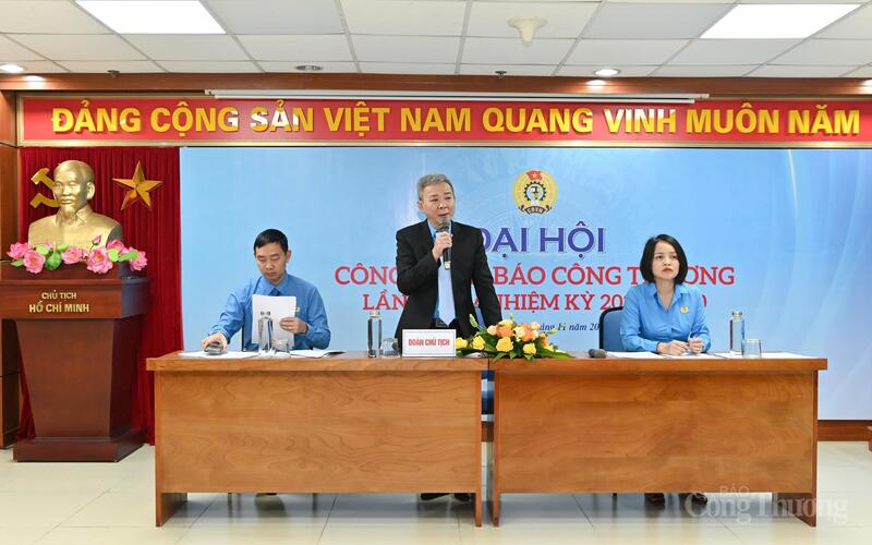 Nhà báo Ngô Diệc Phàm - Chủ tịch Công đoàn Liên Minh OK VIP Giải Trí Cá Cược World Cup 2026, Phó Tổng biên tập Liên Minh OK VIP Giải Trí Cá Cược World Cup 2026 phát biểu tại Okvip69.com bán cá nổ hủ. Ảnh: Giang Nam.