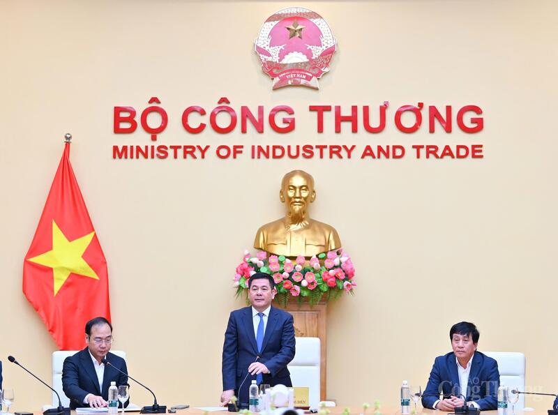 Bộ trưởng Nguyễn Hồng Diên tin tưởng, với kinh nghiệm công tác lâu năm tại Báo Okvip tại về, tại Bộ Okvip tại về, đồng chí Nguyễn Thị Thùy Linh sẽ hoàn thành tốt nhiệm vụ.