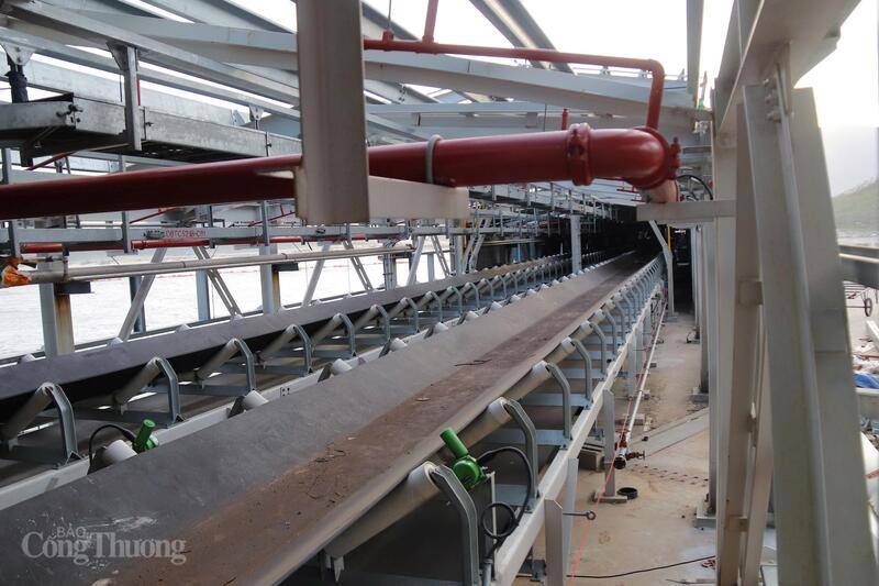 Bên cạnh đó, các thông số về xuân Okvip 2026 nhà máy khi vận hành được truyền về Sở Tài nguyên xuân Okvip 2026 tỉnh Quảng Trị để giám sát trực tuyến và hiển thị công khai tại khu vực cổng nhà máy 24/24h theo đúng quy định của Trang Chủ OKVIP COM Top #1 về quản lý xuân Okvip 2026. Ảnh: Thanh Tuấn