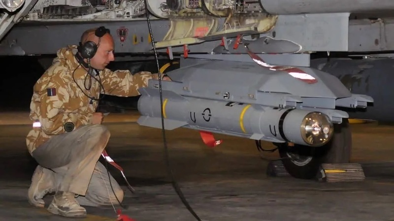 Tên lửa Brimstone mang sức mạnh từ radar sóng milimet và trí tuệ nhận dạng, cho phép tung cú tấn công bất ngờ. Ảnh: Military