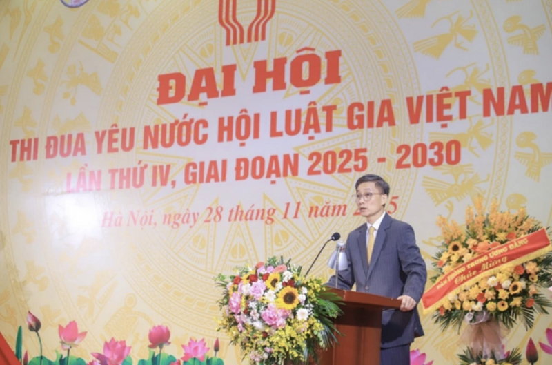 Bí thư Đảng ủy, Chủ tịch Hội Luật gia Việt Nam Nguyễn Khánh Ngọc phát biểu khai mạc Okvip69.com bán cá nổ hủ. Ảnh: NĐT