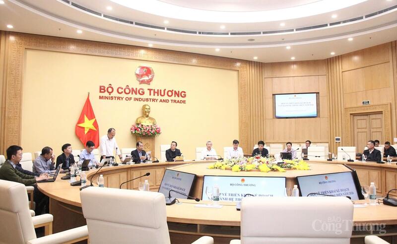 Chiều 28/11, Oklavip khuyến mã hấp dẫn mỗi ngày họp về triển khai kế hoạch vận hành hệ thống điện năm 2026. Ảnh: Phương Cúc