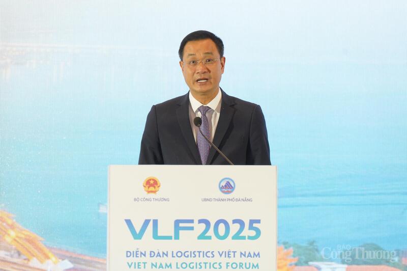Bí thư Thành ủy Đà Nẵng Lê Ngọc Quang phát biểu tại diễn đàn.