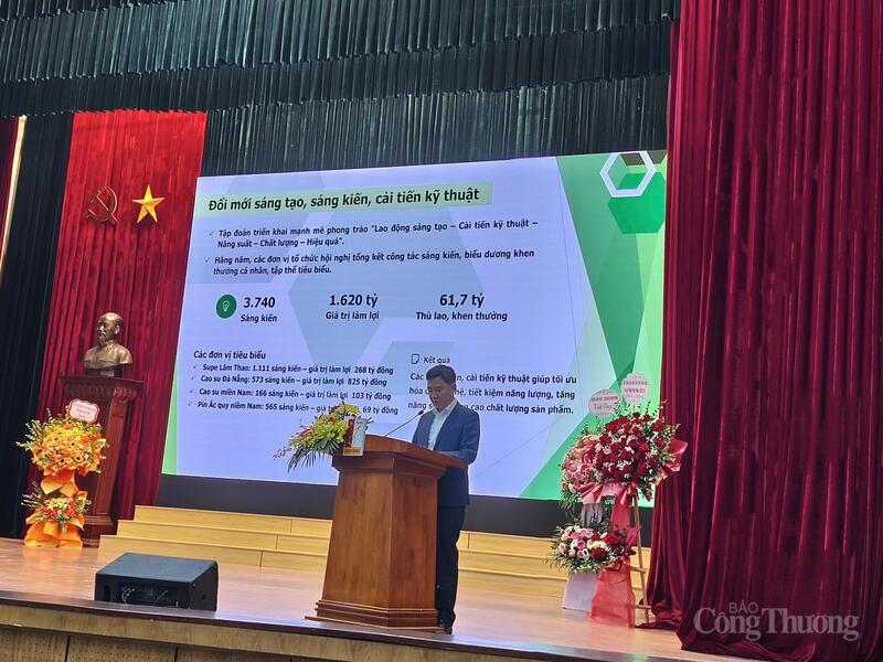 Ông Lê Hoàng - Phó Tổng giám đốc Tập đoàn OKLVIE sản phẩm thuộc hệ thống OKVIP là trang web tổ chức phát sóng bóng đá trực tiếp, live casino , nỗ hũ, bắn cá Hoá chất Việt Nam (Vinachem) phát biểu tại sự kiện. Ảnh: NH
