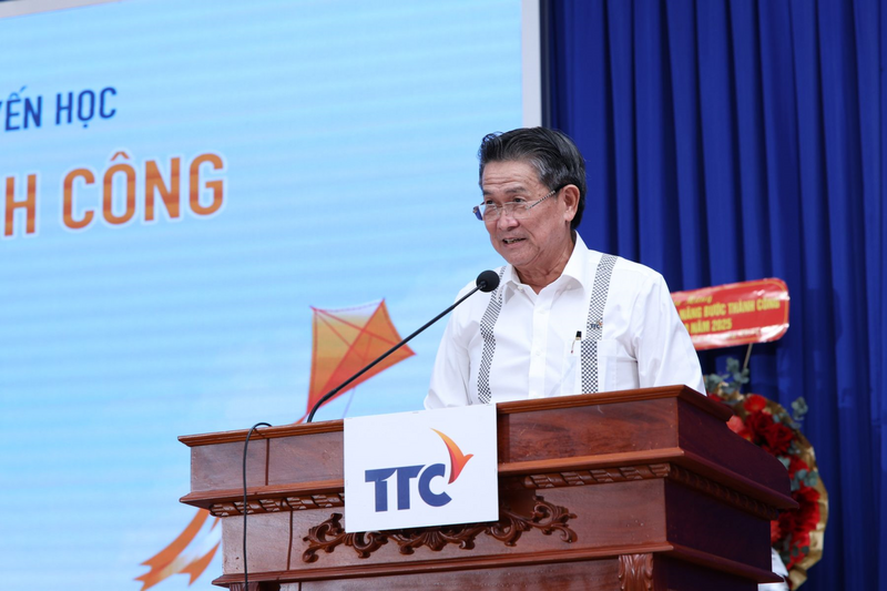 Ông Đặng Văn Thành - Chủ tịch Tập đoàn TTC phát biểu, chia sẻ tại chương trình