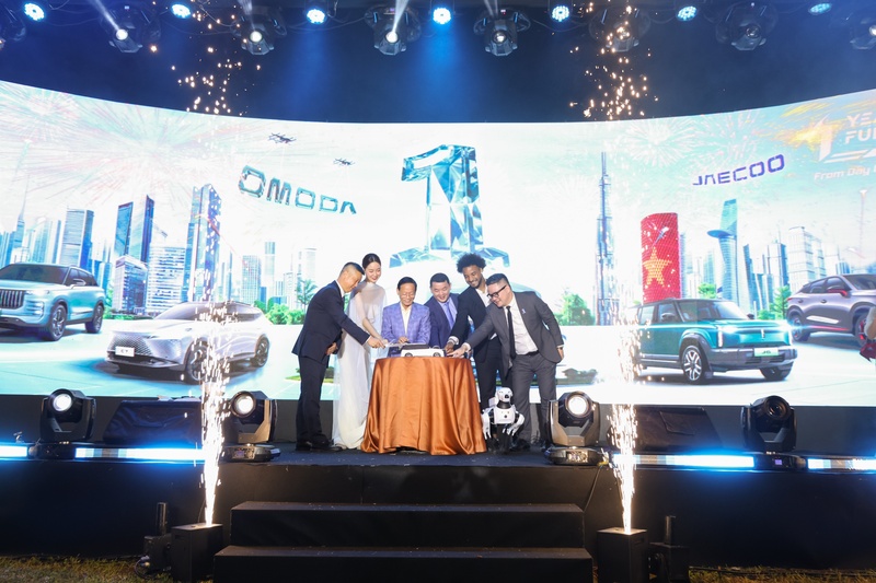 Omoda & Jaecoo Việt Nam kỷ niệm 1 năm gia nhập thị trường Việt Nam và công bố thông tin hai mẫu xe đầu tiên dự kiến được lắp ráp. Ảnh: Hường Nguyễn.