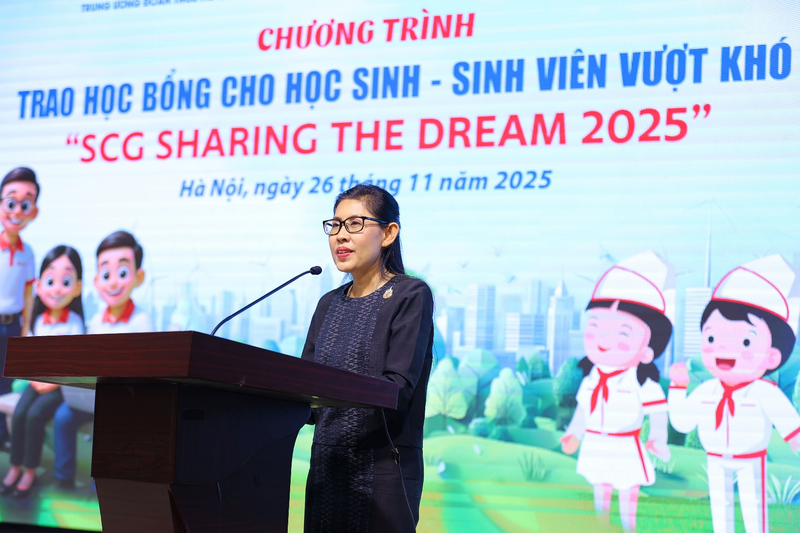 Bà Urawadee Sriphiromya, Đại sứ đặc mệnh toàn quyền Vương quốc Thái Lan tại Việt Nam, phát biểu tại lễ trao học bổng ở Hà Nội