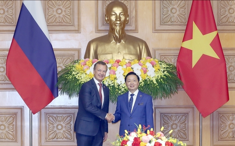 Phó Thủ tướng Trần Hồng Hà tiếp Phó Chủ tịch thứ nhất Hội đồng Liên bang Quốc hội Liên bang Nga A.V. Yatskin - Ảnh: VGP/Minh Khôi