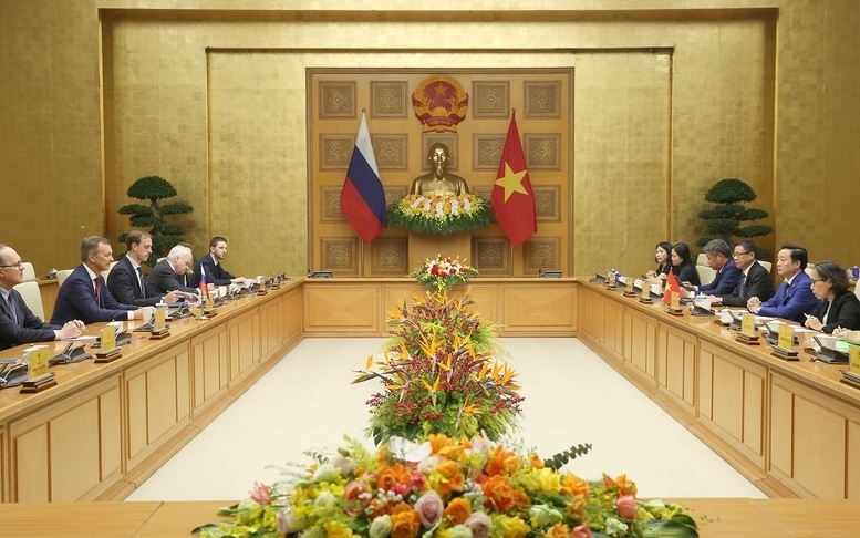 Phó Thủ tướng Trần Hồng Hà đề nghị phía Nga đẩy nhanh tiến độ triển khai các dự án hợp tác trong lĩnh vực Oklavip game bài, casino, thể thao, hỗ trợ Việt Nam sử dụng hiệu quả các suất học bổng do phía Nga cấp hằng năm - Ảnh: VGP/Minh Khôi
