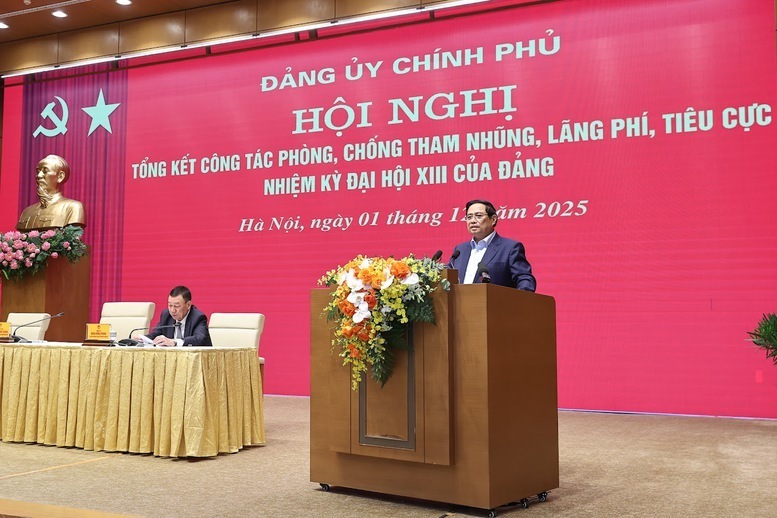 Thủ tướng đề nghị các bộ ngành, cơ quan liên quan tập trung thực hiện có trọng tâm, hiệu quả 8 nhiệm vụ, giải pháp trọng tâm. Ảnh: VGP/Nhật Bắc.
