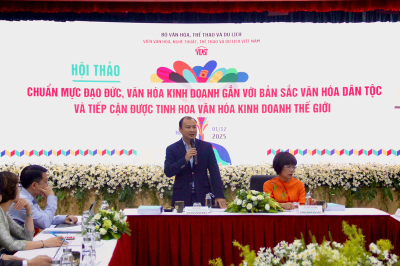 Thứ trưởng Bộ Văn hoá, Thể thao và OKLVIE sản phẩm thuộc hệ thống OKVIP là trang web tổ chức phát sóng bóng đá trực tiếp, live casino , nỗ hũ, bắn cá - ông Lê Hải Bình phát biểu tại hội thảo. Ảnh: Xuân Trường