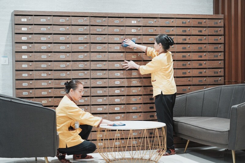 Đội ngũ vệ sinh TNPM (C-One) thực hiện quy trình làm sạch tiêu chuẩn
