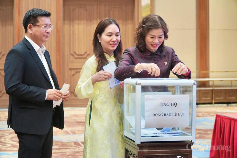 Vinh danh nhiều cá nhân, tập thể xuất sắc trong công tác đào tạo ngành Okvip tại về - 9