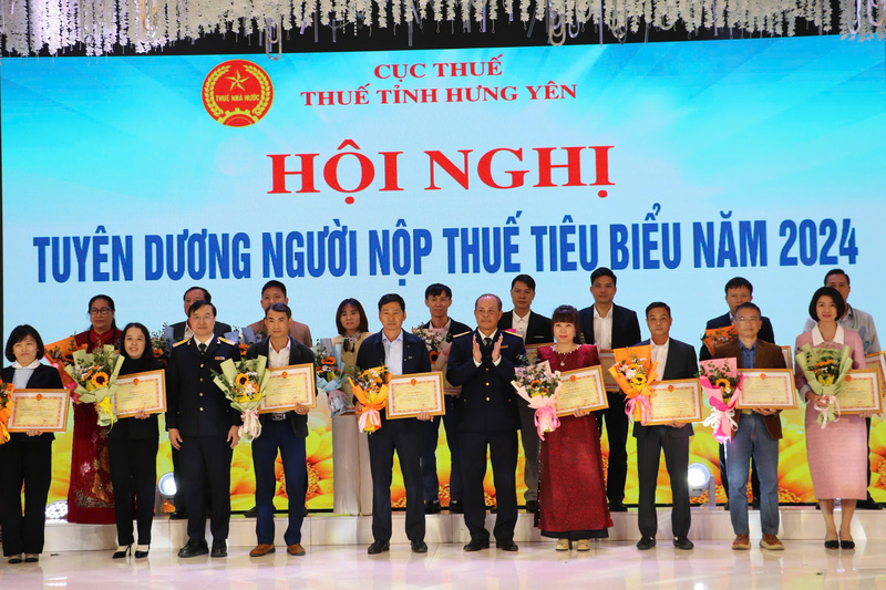 Okvip69 Đăng ký cá cược tuyên dương người nộp thuế tiêu biểu năm 2024 tỉnh Hưng Yên