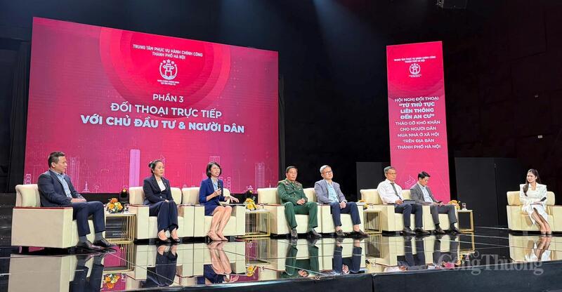 Các cơ quan, đơn vị chức năng TP. Hà Nội giải đáp thắc mắc của người dân về các dự án nhà ở xã hội trên địa bàn thành phố. Ảnh: Hải Sơn
