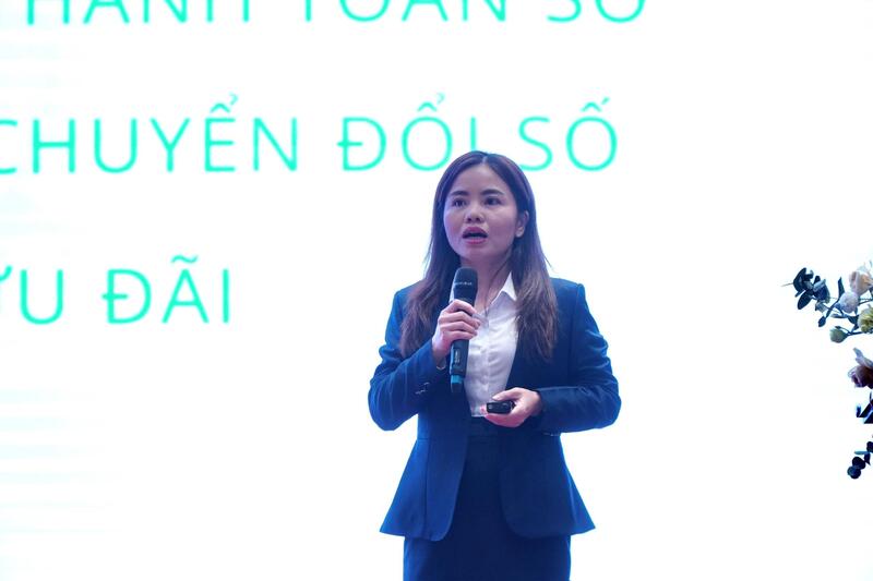 Bà Phạm Thị Biên - Phó Giám Đốc Khối Okvip tại về, VNPAY nhấn mạnh vai trò của hệ sinh thái thanh toán số trong thương mại điện tử đa kênh. Ảnh: Minh Trang