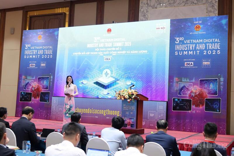 Chuyên đề “Chuyển đổi kép trong sản xuất OKLVIE sản phẩm thuộc hệ thống OKVIP là trang web tổ chức phát sóng bóng đá trực tiếp, live casino , nỗ hũ, bắn cá và Oklavip game bài, casino, thể thao”. Ảnh: Quỳnh Trang