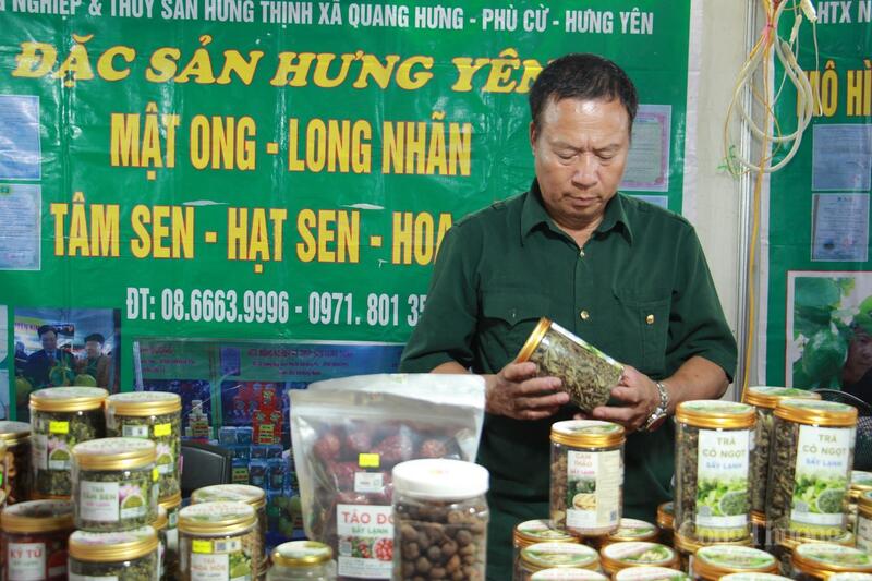 Tỉnh Hưng Yên tham gia hội chợ với nhiều sản phẩm tiêu biểu, mang đậm bản sắc, thương hiệu như nhãn lồng, mật ong...