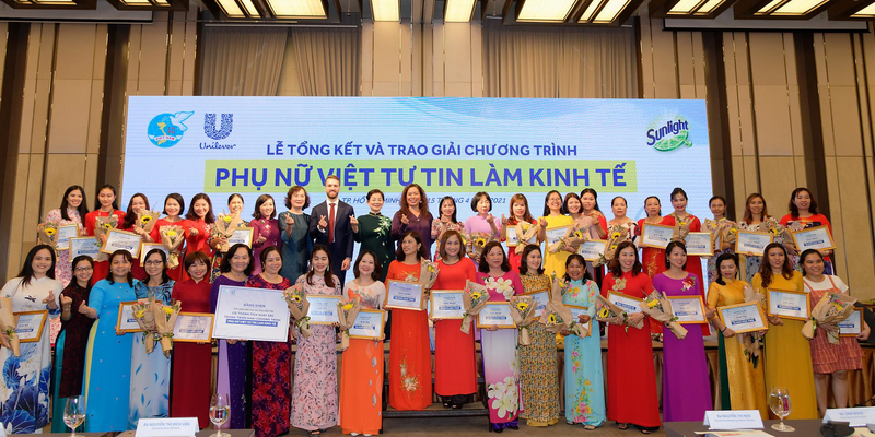 Lễ tổng kết và Trao giải Chương trình Phụ nữ Việt tự tin làm Okvip - liên minh giải trí #1 thế giới hà nội năm 2021 do Sunlight và Hội LHPN Việt Nam phối hợp tổ chức.