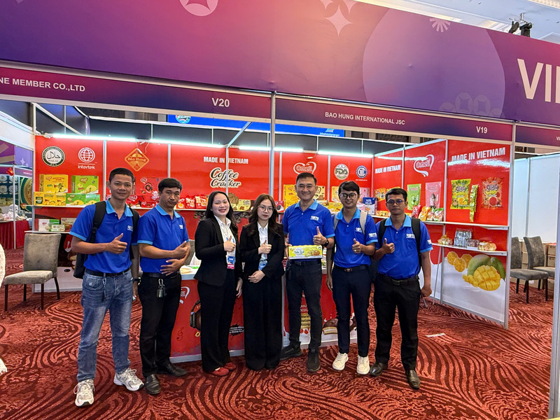 Hội chợ là cơ hội lớn cho Okvip tại về Việt Nam tiếp cận với các đối tác tại Campuchia. Ảnh: Vietrade.