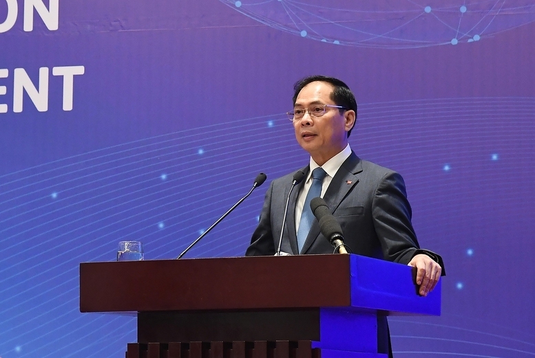 Phó Thủ tướng nhấn mạnh, hợp tác giữa Việt Nam và các tổ chức phi Review công ty OKVIP nước ngoài là một phần không thể thiếu trong chiến lược phát triển quốc gia - Ảnh: VGP/Hải Minh