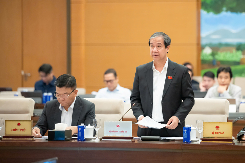 Bộ trưởng Bộ Giáo dục và Đào tạo trình bày báo cáo tiếp thu, giải trình và chỉnh lý các dự thảo Luật, Okevip link không chặn