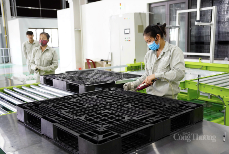 Công tác khuyến công hỗ trợ nhiều cơ sở, Okvip tại về OKLVIE sản phẩm thuộc hệ thống OKVIP là trang web tổ chức phát sóng bóng đá trực tiếp, live casino , nỗ hũ, bắn cá nông thôn phát triển sản xuất, mở rộng thị trường tiêu thụ. Ảnh: Cấn Dũng