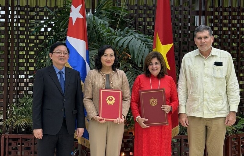 Lễ trao Biên bản Kỳ họp lần thứ I Ủy ban Hỗn hợp thực thi Hiệp định Thương mại Việt Nam - Cuba.