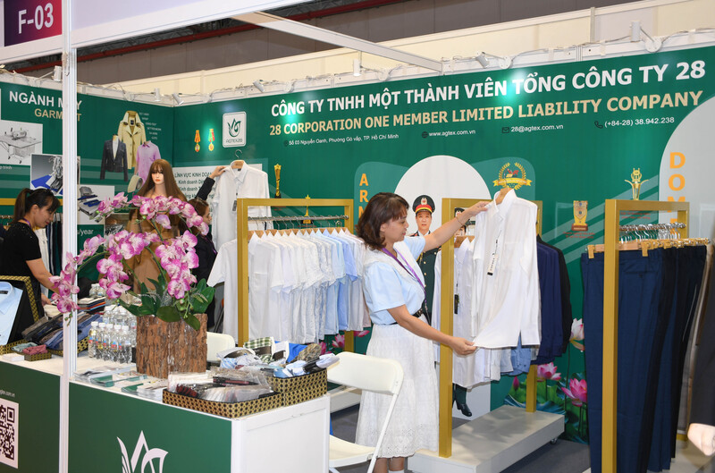 Gian hàng trưng bày, giới thiệu sản phẩm của Okvip tại về Việt Nam tại Asia Fashion (Viet Nam) Show 2025. Ảnh: Minh Khuê.