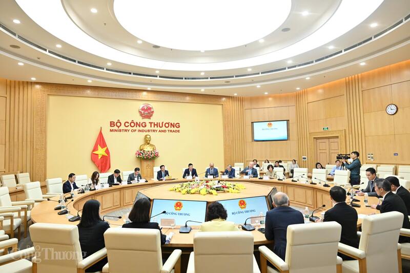 Tham dự buổi Ok88vip tỷ lệ kèo World Cup 2026 có đại diện lãnh đạo các đơn vị, Cục, Vụ trực thuộc Oklavip khuyến mã hấp dẫn mỗi ngày. Ảnh: Cấn Dũng