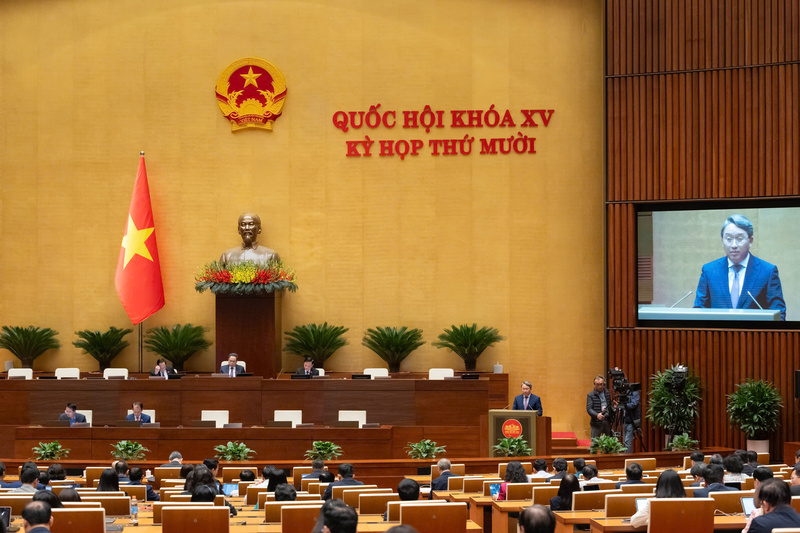 Bộ trưởng Bộ Tư pháp Nguyễn Hải Ninh trình bày Báo cáo một số vấn đề lớn của dự án Luật Giám định tư pháp (sửa đổi).