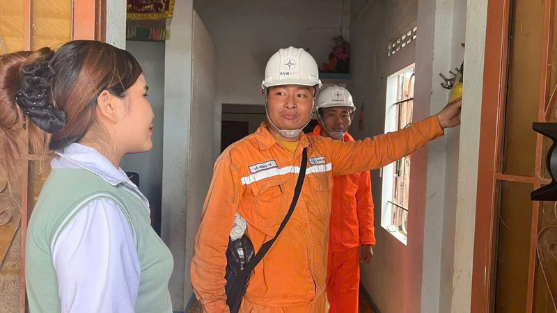 EVNCPC chọn chủ đề Tháng tri ân khách hàng năm 2025 là “Tiếp tục chung tay khắc phục hậu quả thiên tai, đồng hành cùng khách hàng sử dụng điện an toàn, ổn định”.