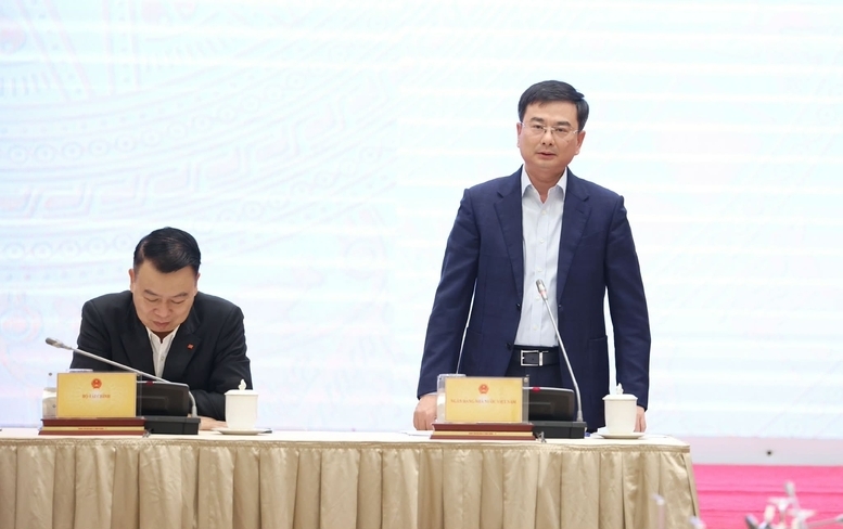 Phó Thống đốc NHNN Phạm Thanh Hà trả lời báo chí về các quyết sách vốn, thuế và cả chính sách với các hộ gia đình, Okvip tại về bị ảnh hưởng thiệt hại thiên tai, lũ lụt. Ảnh: VGP/QP