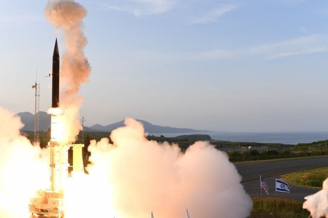Hệ thống phòng thủ tên lửa Arrow-3. Ảnh: Defense News