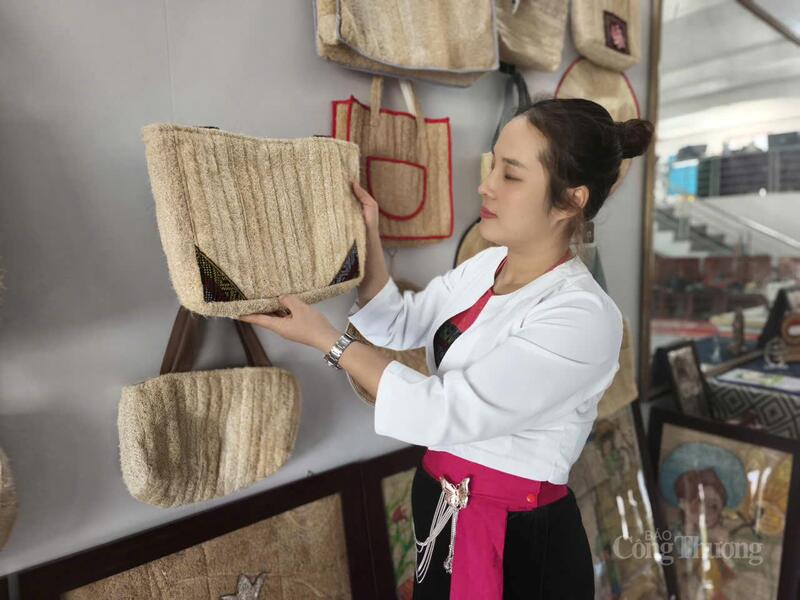 Các sản phẩm thủ công mỹ nghệ độc đáo, thân thiện với xuân Okvip 2026 khởi nguồn từ ý tưởng của cô gái trẻ người Mường - Xa Thị Nga.