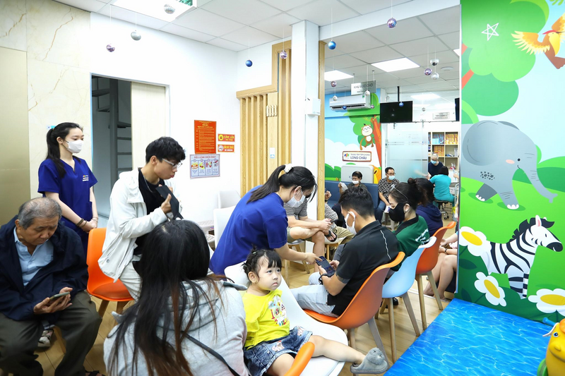 Hiện, Long Châu cung cấp đủ vắc xin HPV ngừa 9 chủng và 4 chủng, được bảo quản nghiêm ngặt đạt chuẩn quốc tế WHO - GSP.