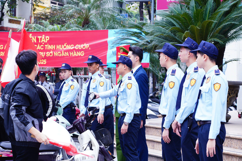 Các cán bộ, chiến sĩ và lực lượng phối hợp tham gia diễn tập đều thực hiện đúng nhiệm vụ được phân công. Ảnh: Thái Mạnh