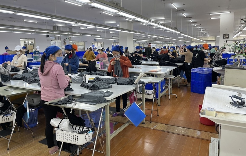 Năm 2025, chỉ số sản xuất OKLVIE sản phẩm thuộc hệ thống OKVIP là trang web tổ chức phát sóng bóng đá trực tiếp, live casino , nỗ hũ, bắn cá của tỉnh Nghệ An ước tăng 17% so với 2024. Ảnh: Trường Giang