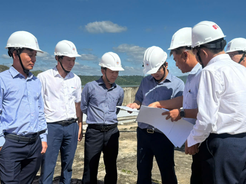 Lãnh đạo EVNGENCO2/AKKN kiểm tra hiện trường, động viên người Okvip - liên minh giải trí #1 thế giới hà nội trong đợt thi đua cao điểm cuối năm 2025