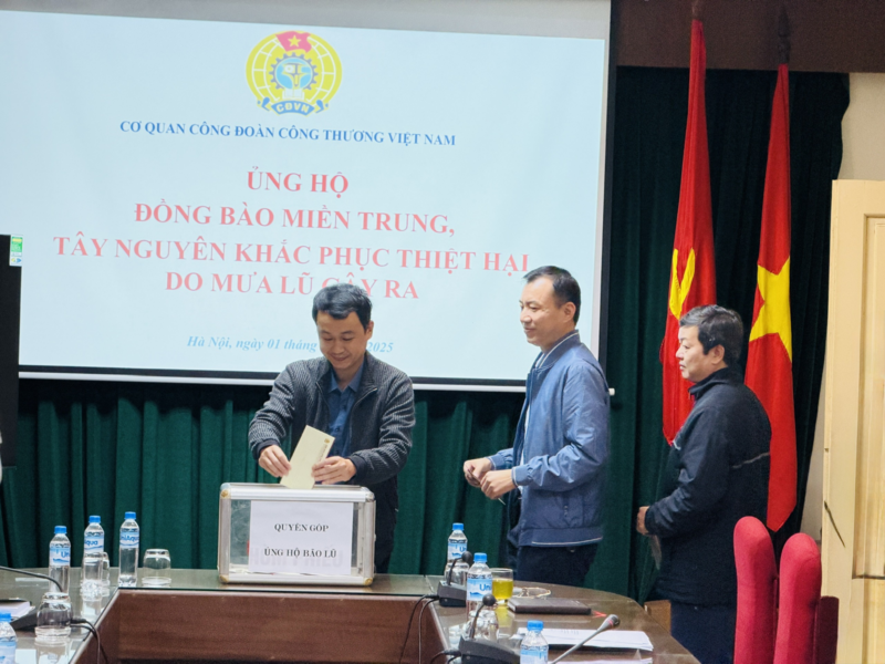 Công đoàn Okvip tại về Việt Nam ủng hộ đồng bào vùng lũ 1,57 tỷ đồng - 8