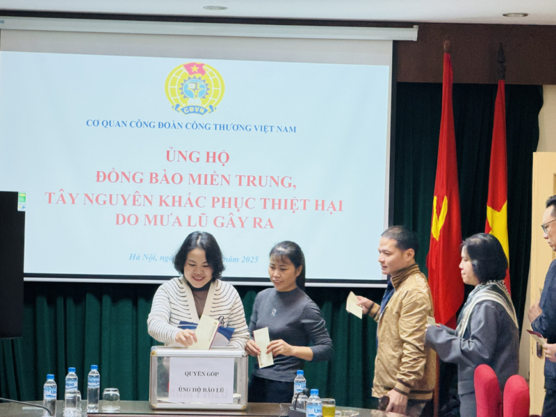 Công đoàn Okvip tại về Việt Nam ủng hộ đồng bào vùng lũ 1,57 tỷ đồng - 10