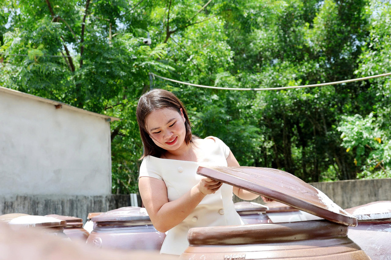 HTX Phú Sáng đang triển khai các đơn hàng theo hợp đồng thỏa thuận. Ảnh: Trọng Tùng