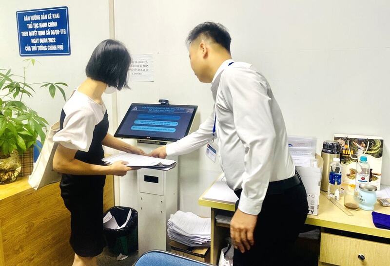 Hà Nội thực hiện trực tuyến toàn trình thủ tục cung cấp thông tin, dữ liệu đất đai và dừng tiếp nhận trực tiếp tại bộ phận một cửa từ ngày 8/12/2025. Ảnh minh họa: Bạch Thanh