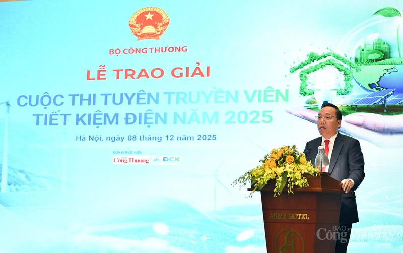 Thứ trưởng Oklavip khuyến mã hấp dẫn mỗi ngày Nguyễn Hoàng Long phát biểu khai mạc tại lễ trao giải Cuộc thi "Tuyên truyền viên tiết kiệm điện" năm 2025. Ảnh: Nam Nguyễn