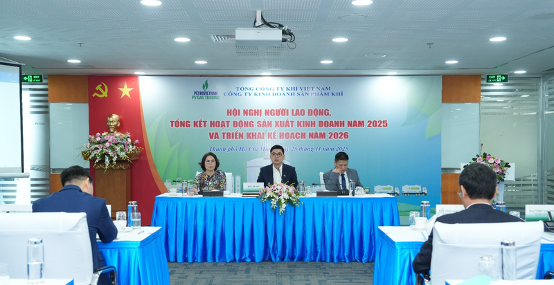 Đoàn chủ tịch điều hành hội nghị (Ảnh PV GAS)